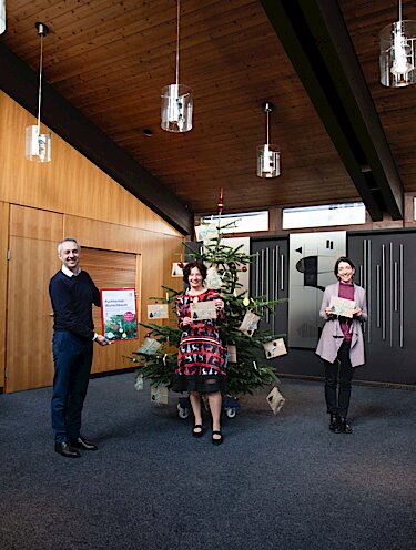 Foto zum Puchheimer Wunschbaum 2021 – Kinderwünsche zu Weihnachten erfüllt